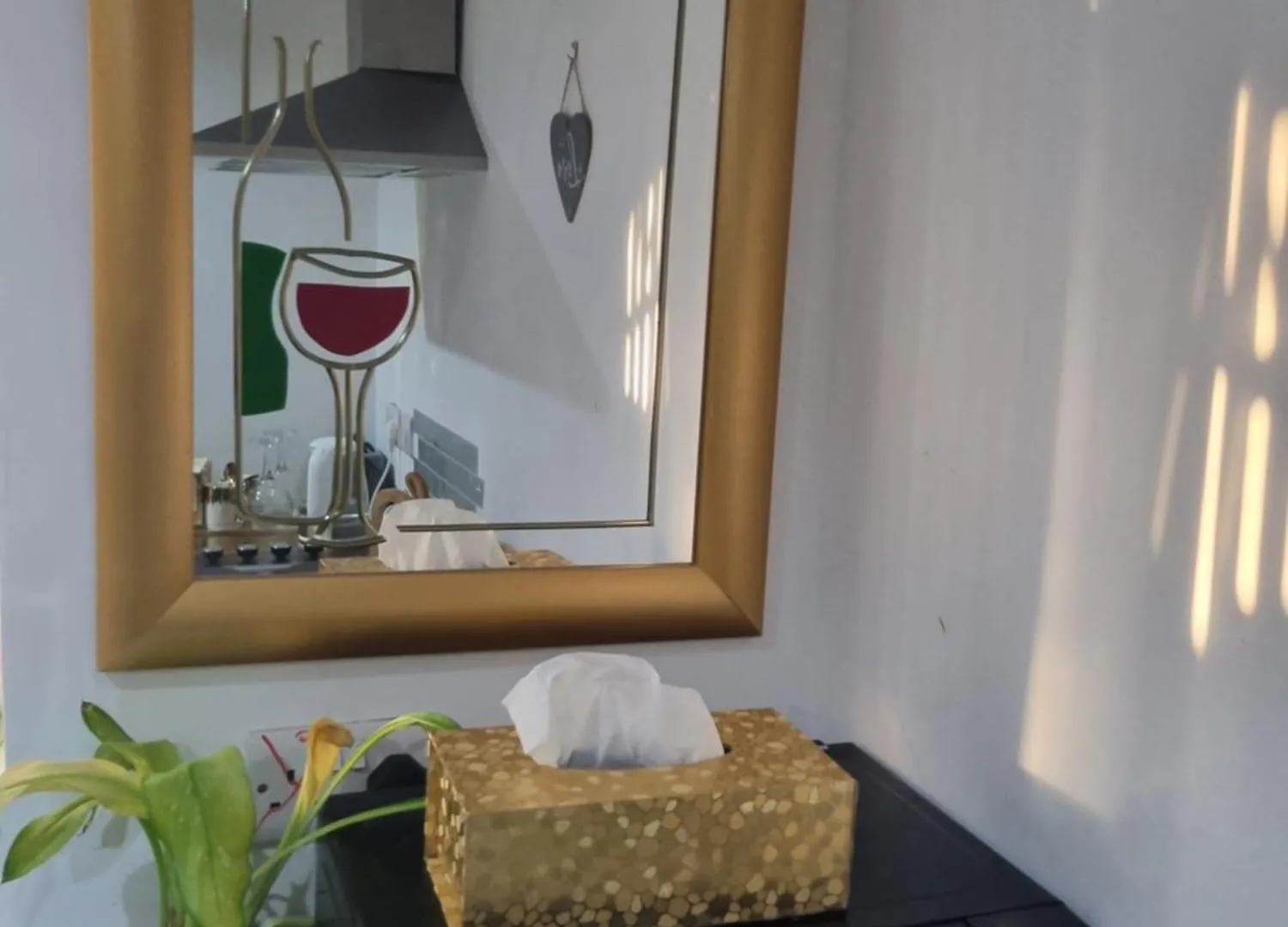 דירות לידס A Cosy Deluxe Size Studio With Queen Size And Sofa Bed